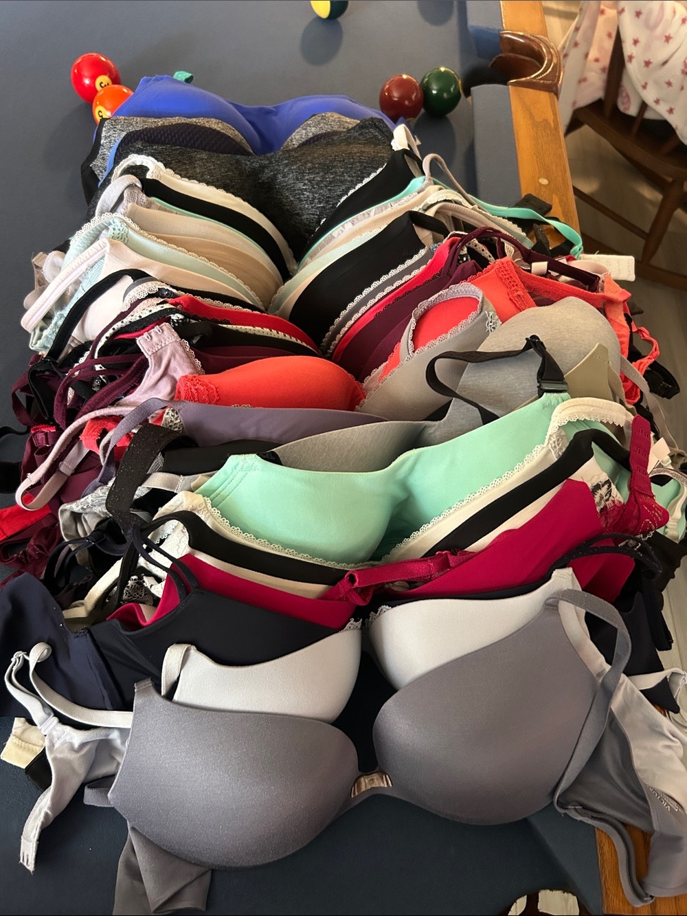 Victoria's Secret Bra Listing - 35 bras in lot